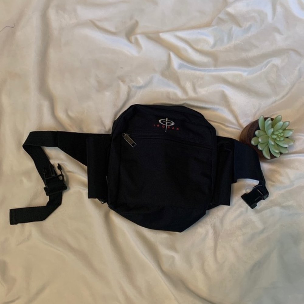 Ingear | Black hiking/travel fanny pack